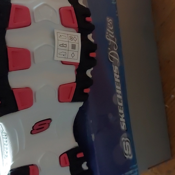 Sketchers  D'Lites Shoes Sz 6 - Picture 5 of 11